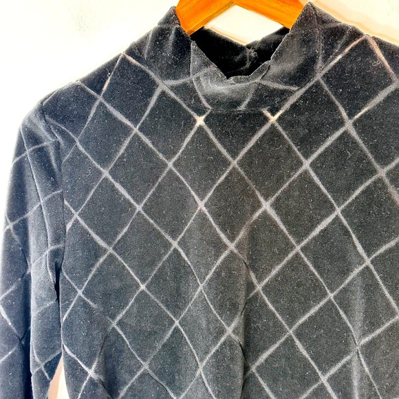 Et Vous Paris Black Velvet Burnout Diamond Pattern Mock Neck Top Women's Size M - Picture 3 of 8